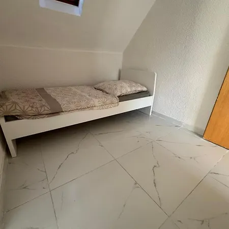 Benk 24h Nr 3 Perfekt Fuer Bis Zu 6 Personen * Hofheim am Taunus