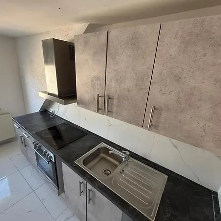 Benk 24h Nr 3 Perfekt Fuer Bis Zu 6 Personen * Hofheim am Taunus