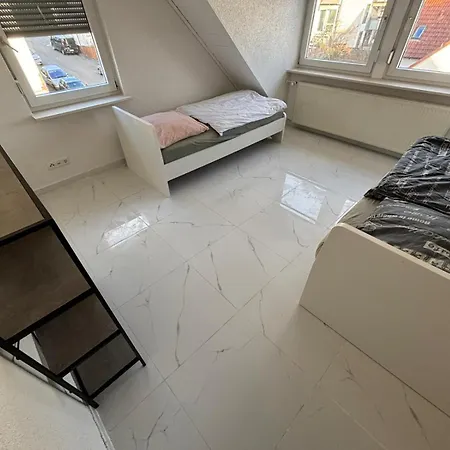 Benk 24h Nr 3 Perfekt Fuer Bis Zu 6 Personen * Hofheim am Taunus