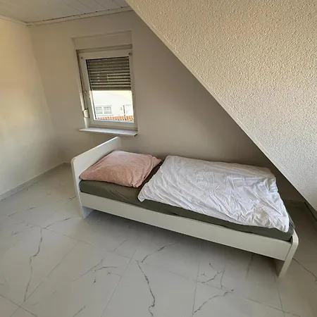 Benk 24h Nr 3 Perfekt Fuer Bis Zu 6 Personen Apartament Hofheim am Taunus