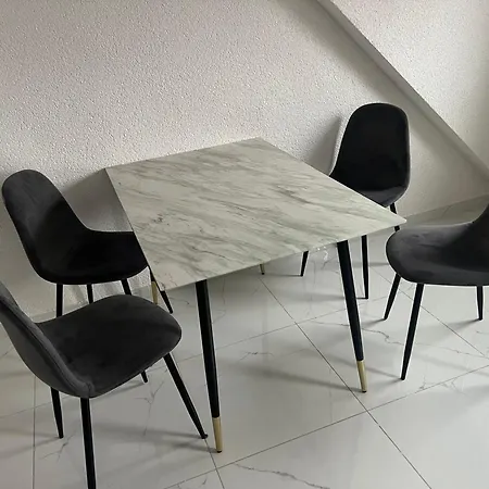 Benk 24h Nr 3 Perfekt Fuer Bis Zu 6 Personen Hofheim am Taunus