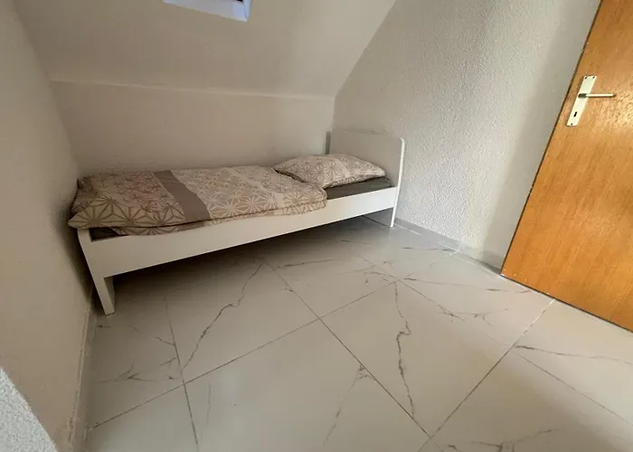 Benk 24h Nr 3 Perfekt Für Bis Zu 6 Personen * Hofheim am Taunus