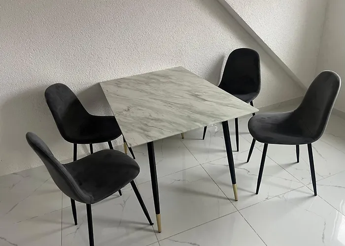 Benk 24h Nr 3 Perfekt Für Bis Zu 6 Personen Hofheim am Taunus